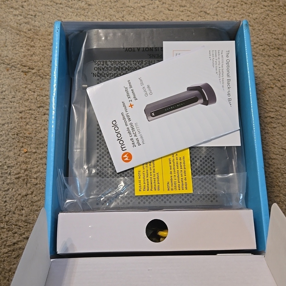 NIB Motorola Cable Modem Plus WiFi Router plus 2 Phone Lines - Picture 2 of 8